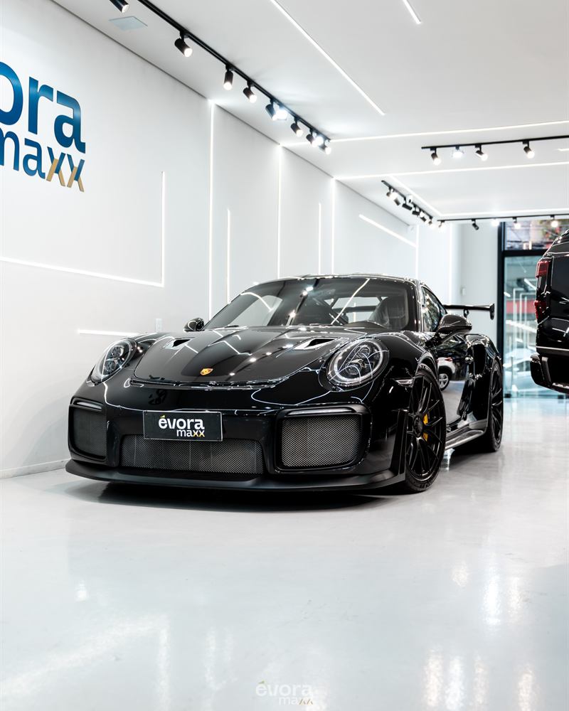 Porsche 911 GT2RS no estúdio da Évora Maxx